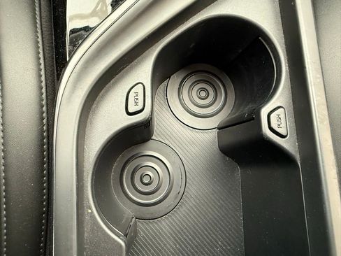 Used 2023 Kia Niro SX image 26