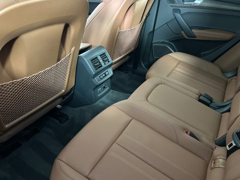 Used 2023 Audi Q5 e Premium Plus w/ Premium Plus Package image 11