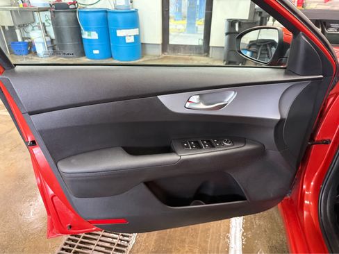 Used 2023 Kia Forte LXS w/ LXS Technology Package image 19