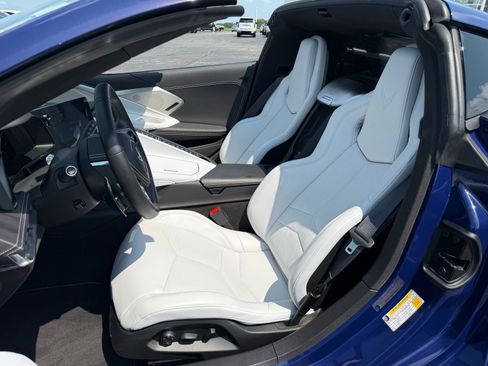 Used 2025 Chevrolet Corvette Stingray Preferred Cpe w/ Chrome Exterior Badge Package RWD image 21