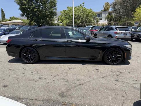 Used 2020 BMW 740i w/ M Sport Package RWD image 7
