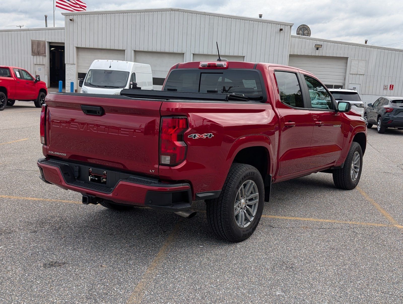 Used 2024 Chevrolet Colorado LT w/ LT Convenience Package II AWD/4WD image 3