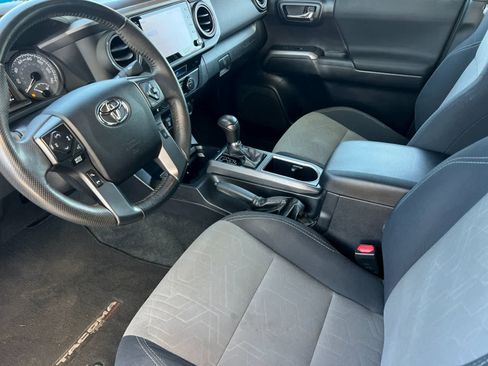 Used 2021 Toyota Tacoma TRD Off-Road w/ Technology Package image 12