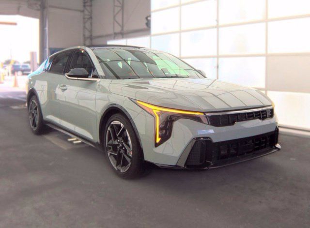 Used 2025 Kia K4 EX w/ GT-Line Sunroof Package FWD image 4