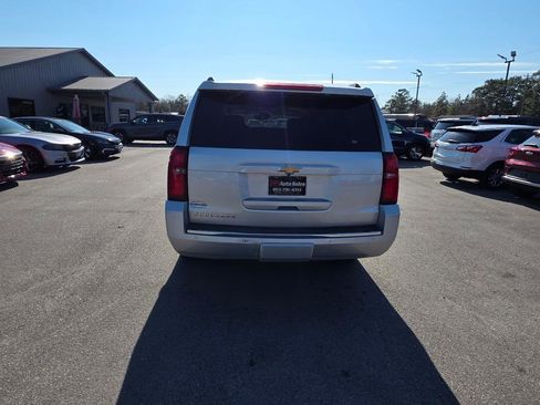 Used 2015 Chevrolet Suburban LTZ image 3