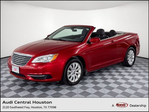 Used 2013 Chrysler 200 Touring FWD image 1