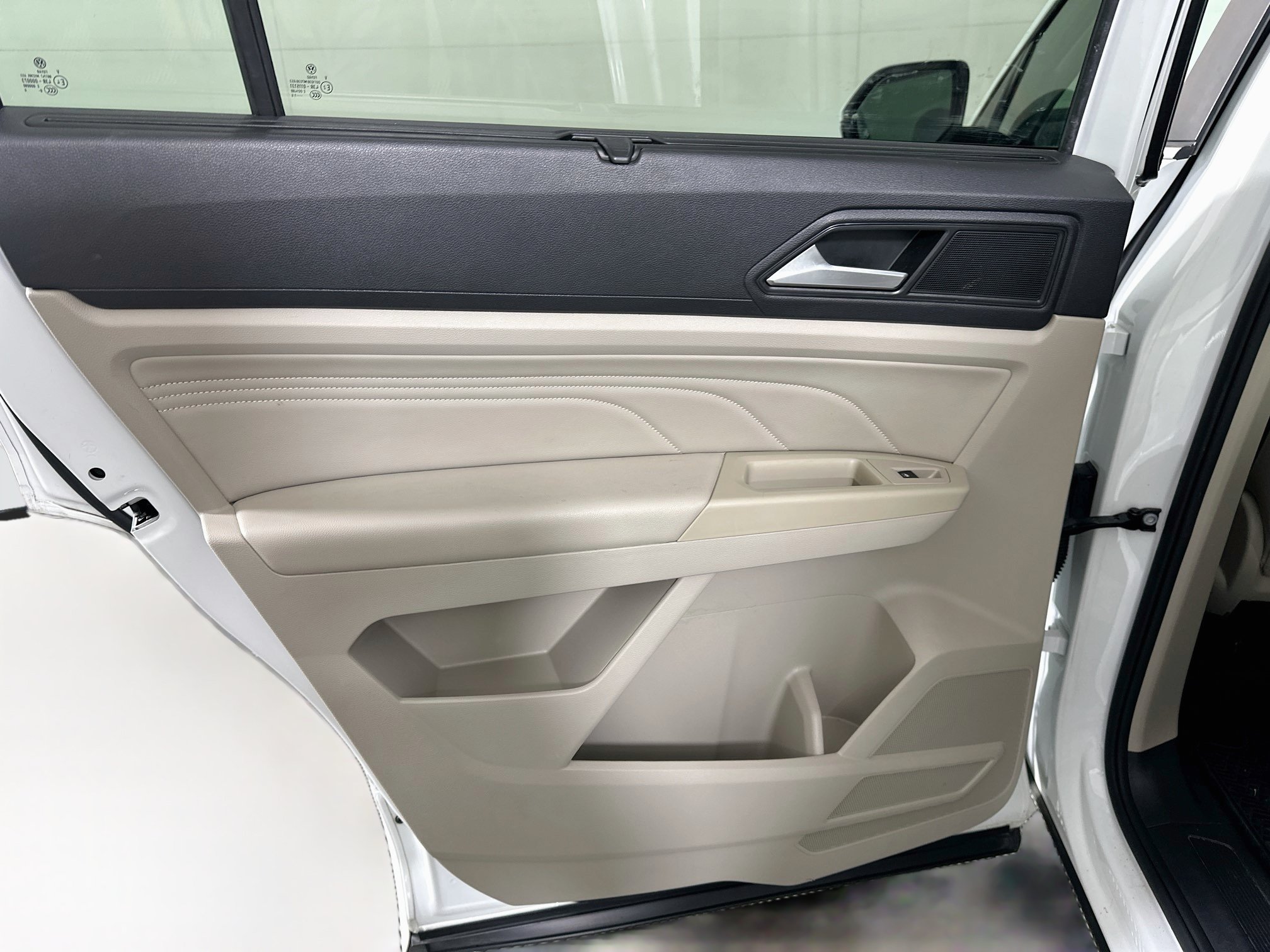 Used 2021 Volkswagen Atlas SEL R-Line FWD image 27