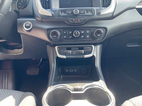 Used 2024 GMC Terrain SLE w/ Driver Convenience Package AWD/4WD image 12