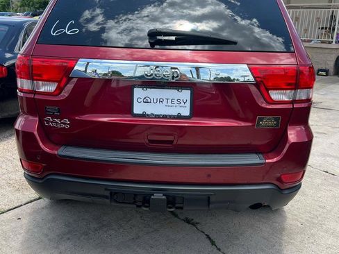 Used 2012 Jeep Grand Cherokee Laredo AWD/4WD image 4