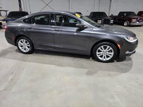 Used 2015 Chrysler 200 Limited w/ Convenience Group image 14