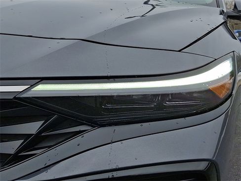 Used 2024 Hyundai Elantra SEL w/ Convenience Package image 9