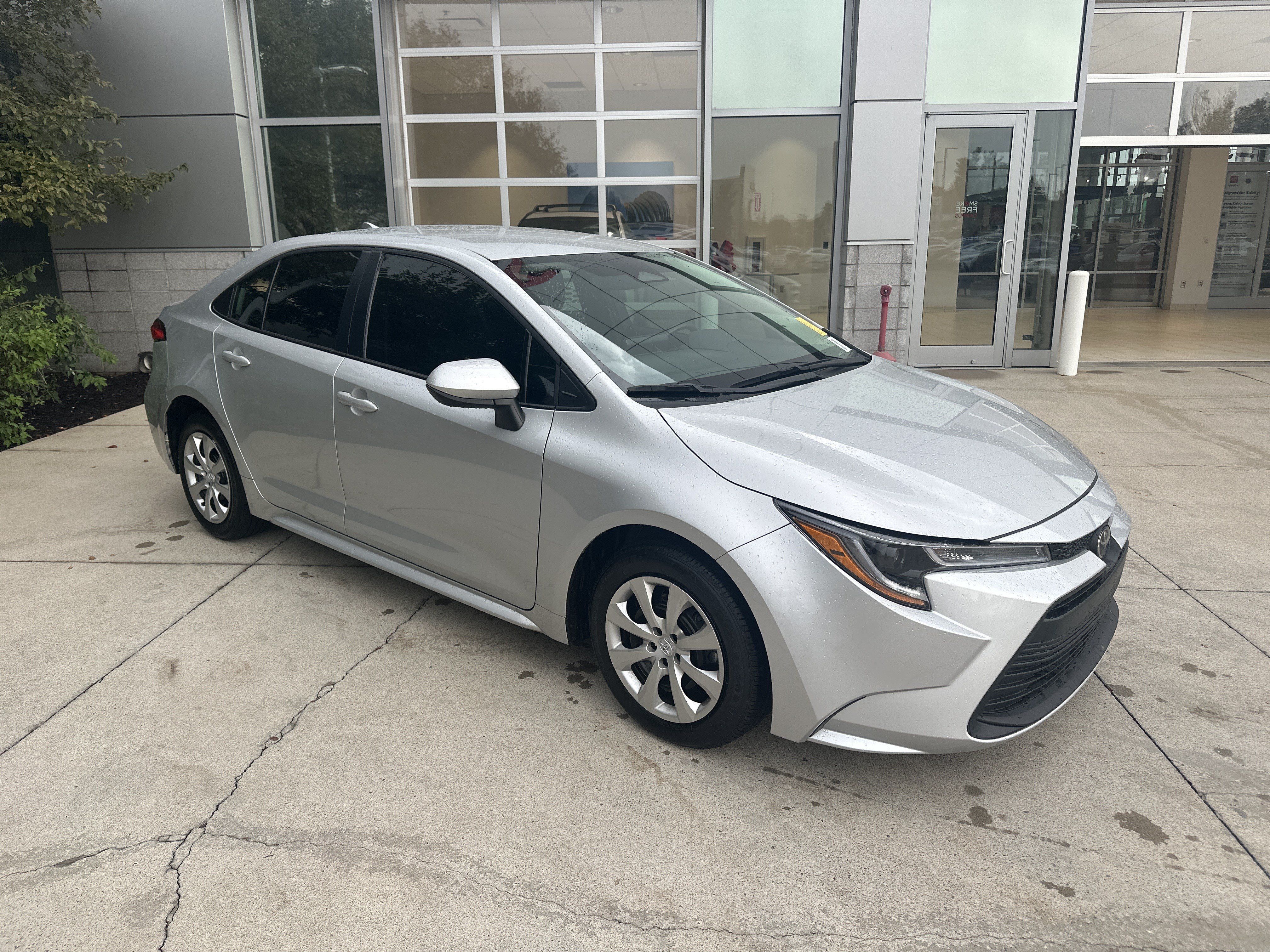 Used 2026 Toyota Corolla LE FWD image 2