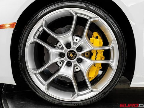 Used 2018 Lamborghini Huracan LP 580-2 RWD image 22