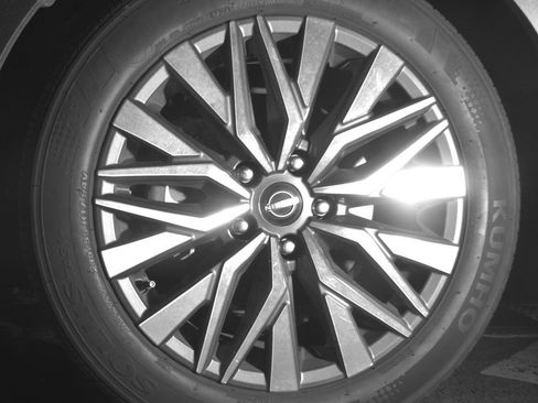 Used 2025 Nissan Altima 2.5 SV image 12