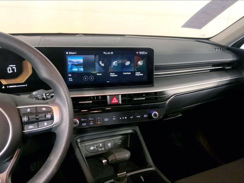 Used 2025 Kia K5 LXS FWD image 6
