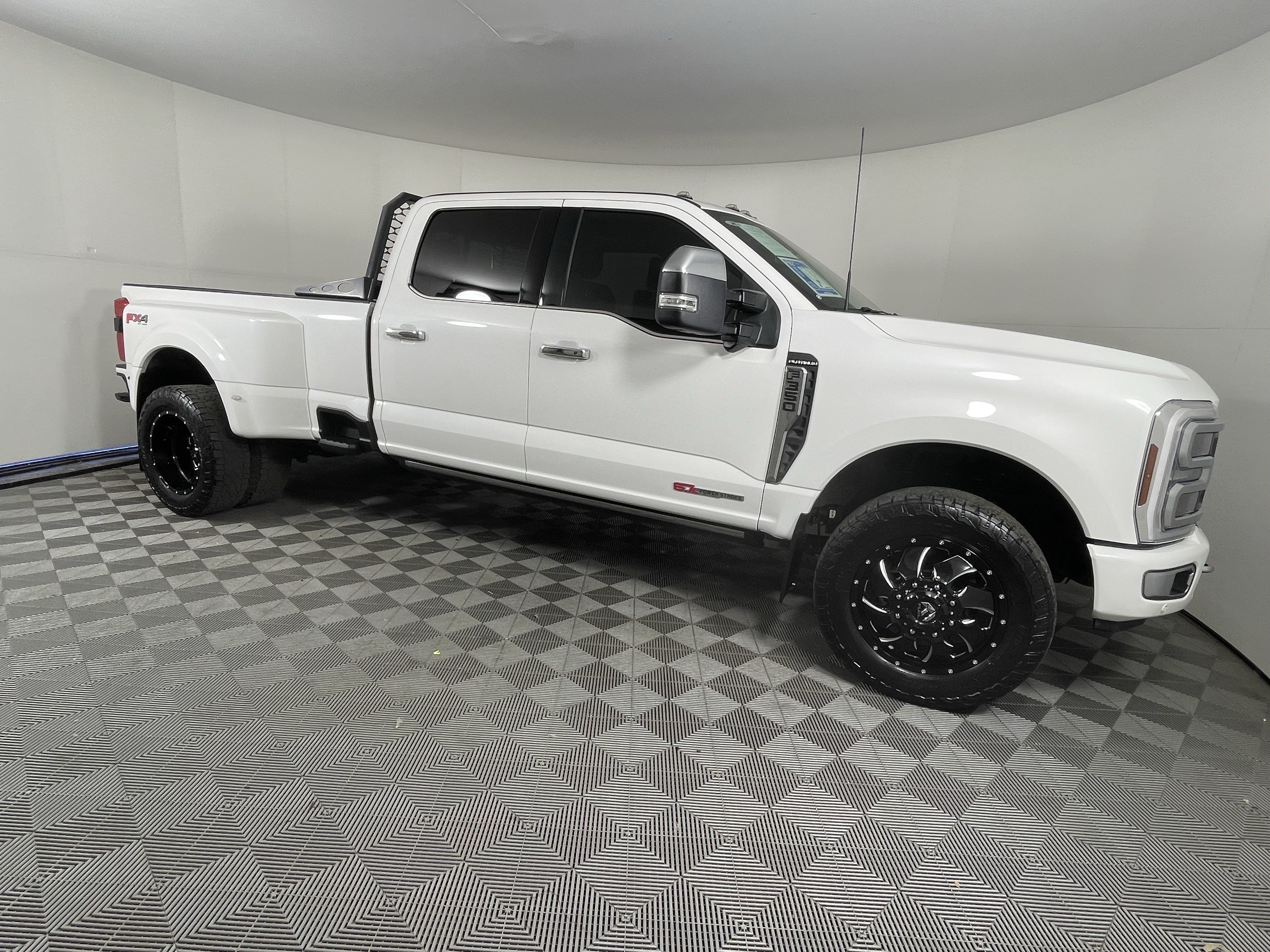 Used 2024 Ford F350 Platinum AWD/4WD image 6