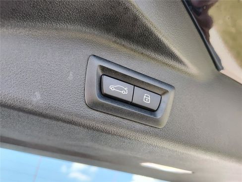 Certified 2025 BMW X5 xDrive40i image 9