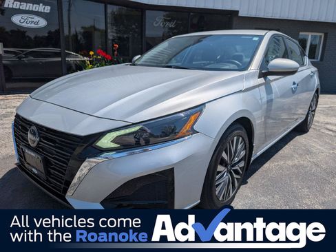 Used 2023 Nissan Altima 2.5 SV FWD image 1