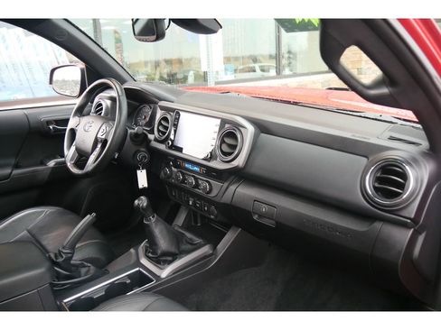 Used 2022 Toyota Tacoma TRD Off-Road w/ TRD Premium Off Road Package image 14