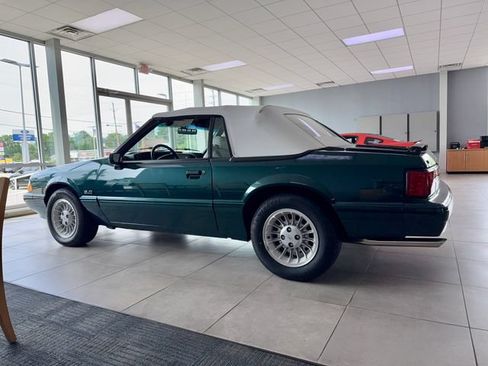 Used 1990 Ford Mustang LX RWD image 4