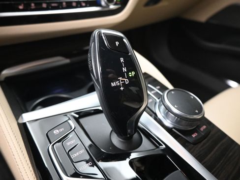 Used 2018 BMW 540i xDrive image 15