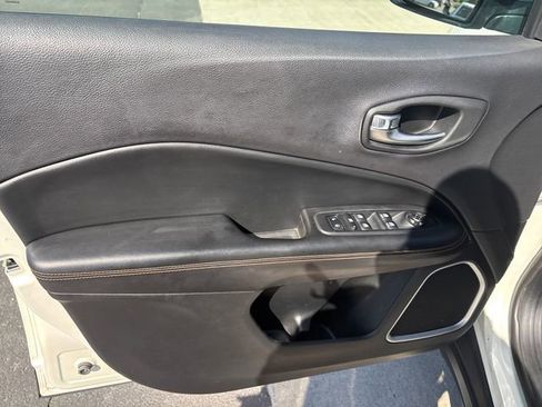 Used 2017 Jeep Compass Limited w/ Navigation Group AWD/4WD image 10