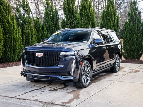 Used 2023 Cadillac Escalade ESV Sport w/ Touring Package image 5