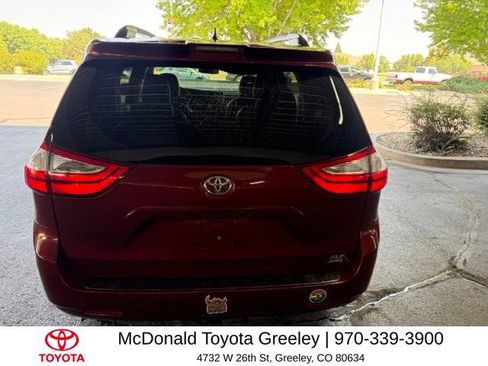 Used 2019 Toyota Sienna XLE Premium AWD/4WD image 6