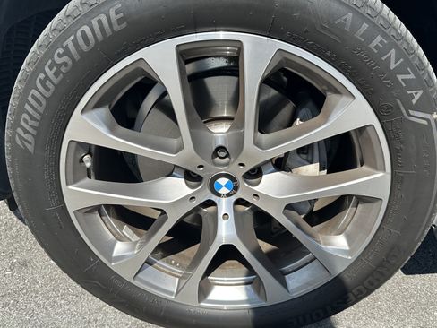 Used 2024 BMW X5 xDrive40i w/ Premium Package AWD/4WD image 12