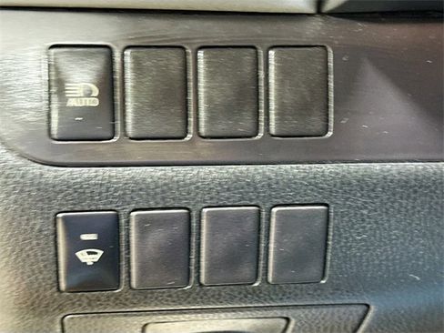 Used 2019 Toyota Highlander LE image 9