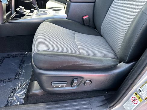 Used 2019 Toyota 4Runner SR5 AWD/4WD image 22