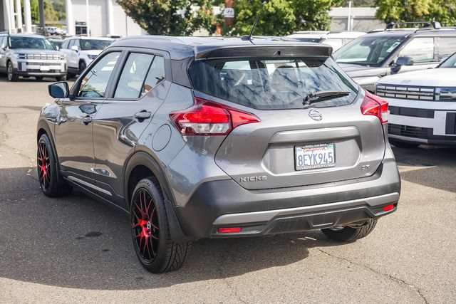 Used 2018 Nissan Kicks SR w/ Premium Package FWD image 2