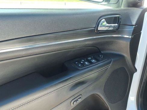Certified 2021 Jeep Grand Cherokee Limited w/ Quick Order Package 28K 80th AWD/4WD image 9