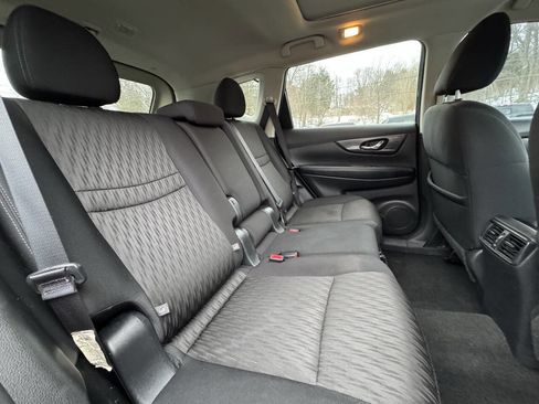 Used 2017 Nissan Rogue SV image 14