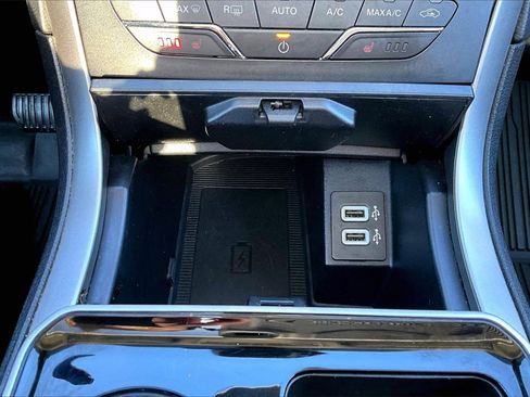 Used 2020 Ford Edge SEL w/ Convenience Package image 18