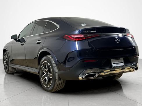 Used 2024 Mercedes-Benz GLC 300 4MATIC image 3