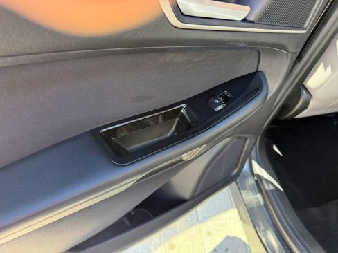 Used 2019 Ford Edge SEL FWD image 27