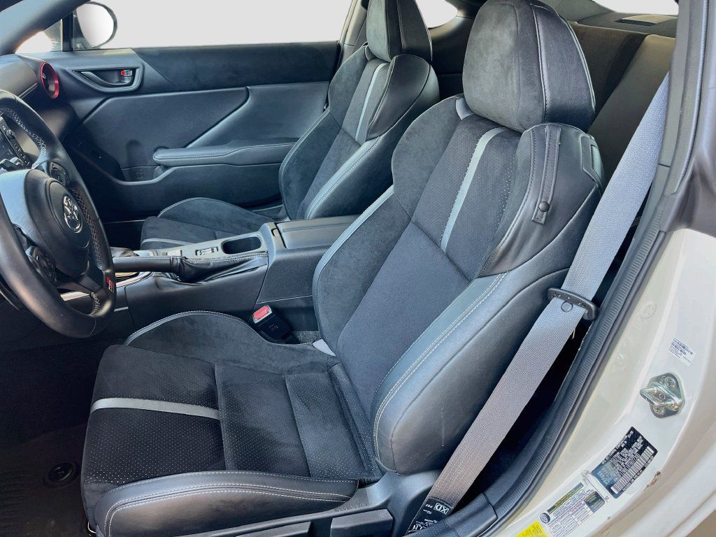 Used 2026 Toyota GR86 Premium w/ ALL Weather Mat Package (TMS) RWD image 20