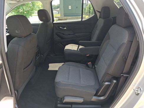 Used 2021 Chevrolet Traverse LT AWD/4WD image 11