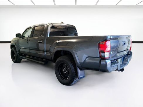 Used 2022 Toyota Tacoma SR5 w/ Technology Package image 6