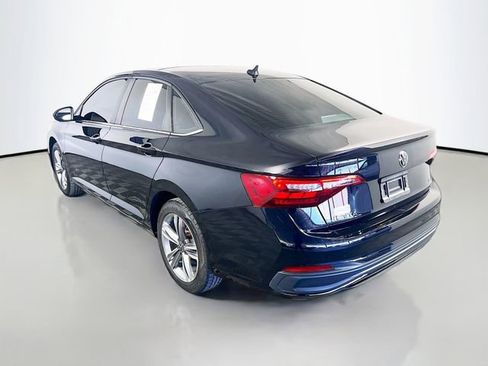 Used 2023 Volkswagen Jetta SE w/ Panoramic Sunroof Package image 6