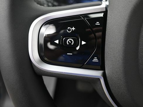 New 2026 Volvo XC90 B6 Plus w/ Protection Package Premier image 18