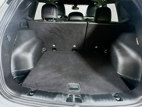 Used 2025 Jeep Compass Latitude image 27