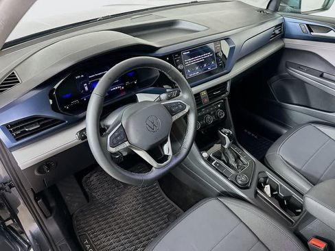Used 2024 Volkswagen Taos SE w/ Panoramic Sunroof Package AWD/4WD image 2