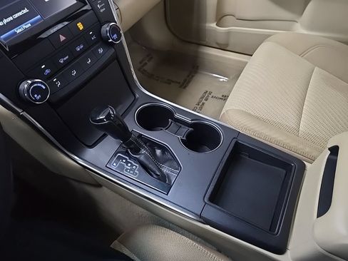 Used 2017 Toyota Camry LE w/ Moonroof Package FWD image 27