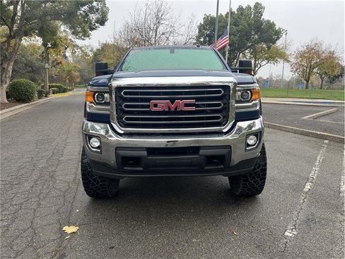 Used 2019 GMC Sierra 3500 SLE image 2