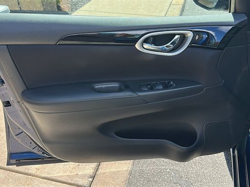 Used 2019 Nissan Sentra SV FWD image 13