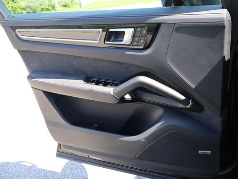 Certified 2023 Porsche Cayenne GTS AWD/4WD image 35