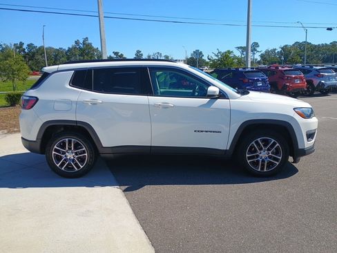 Used 2019 Jeep Compass Latitude image 4