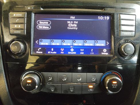 Used 2018 Nissan Rogue S AWD/4WD image 25
